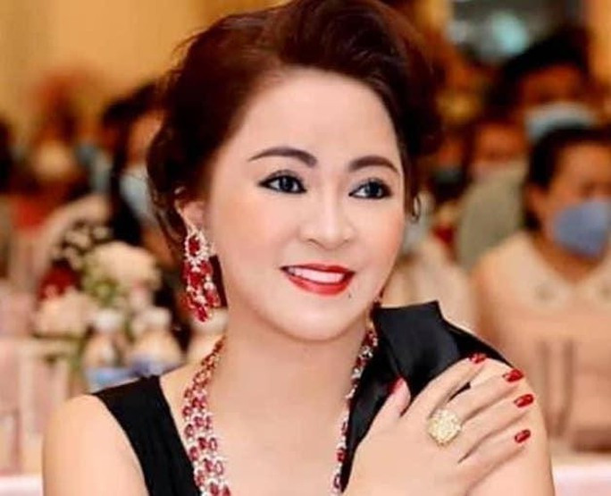 Công an TP HCM làm việc với người từng là bạn thân bà Nguyễn Phương Hằng - Ảnh 1.